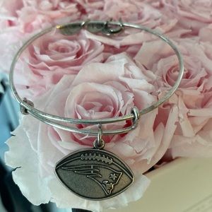 Alex And Ani Patriots NHL silver metal bracelet